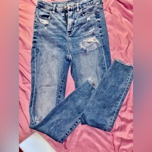 American Eagle Outfitters Light Blue Distressed Skinny Jeans